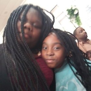 Meet your Posher, Cenyia